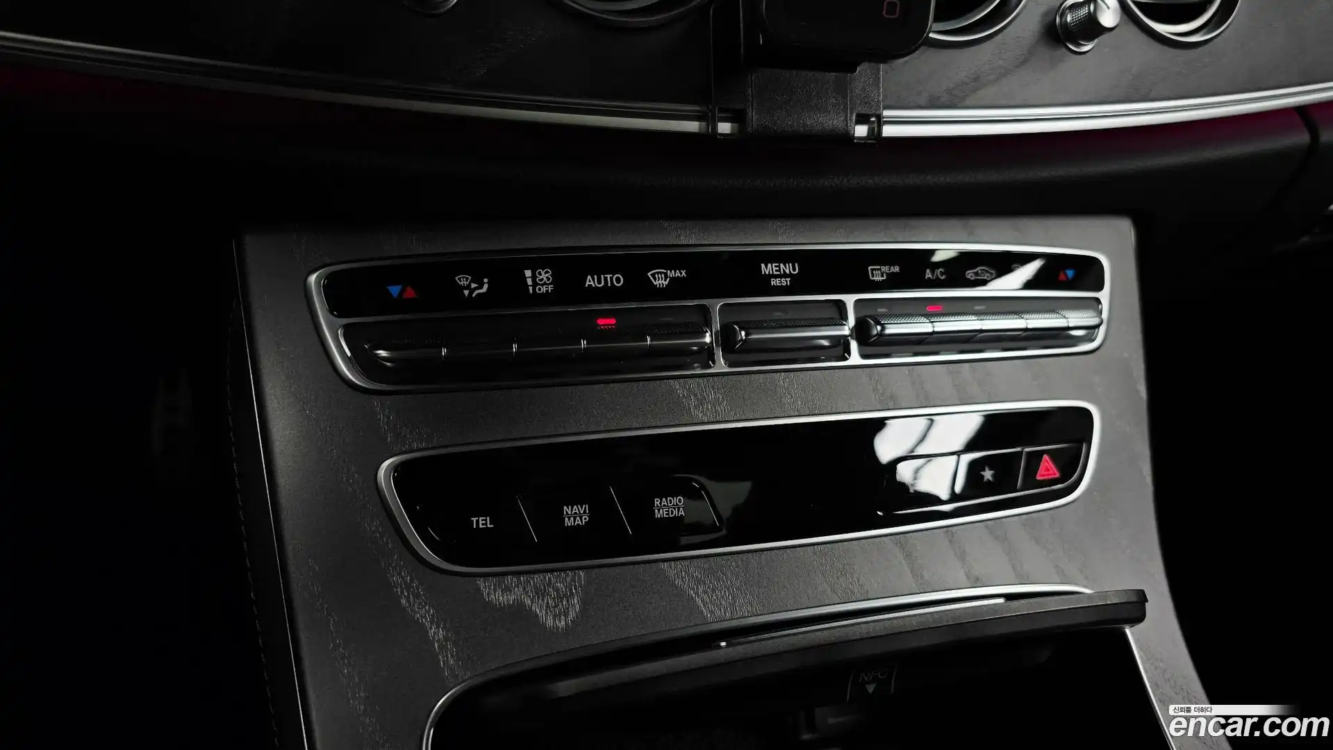 E-Class Mercedes-Benz 2022.5-OPTION-047