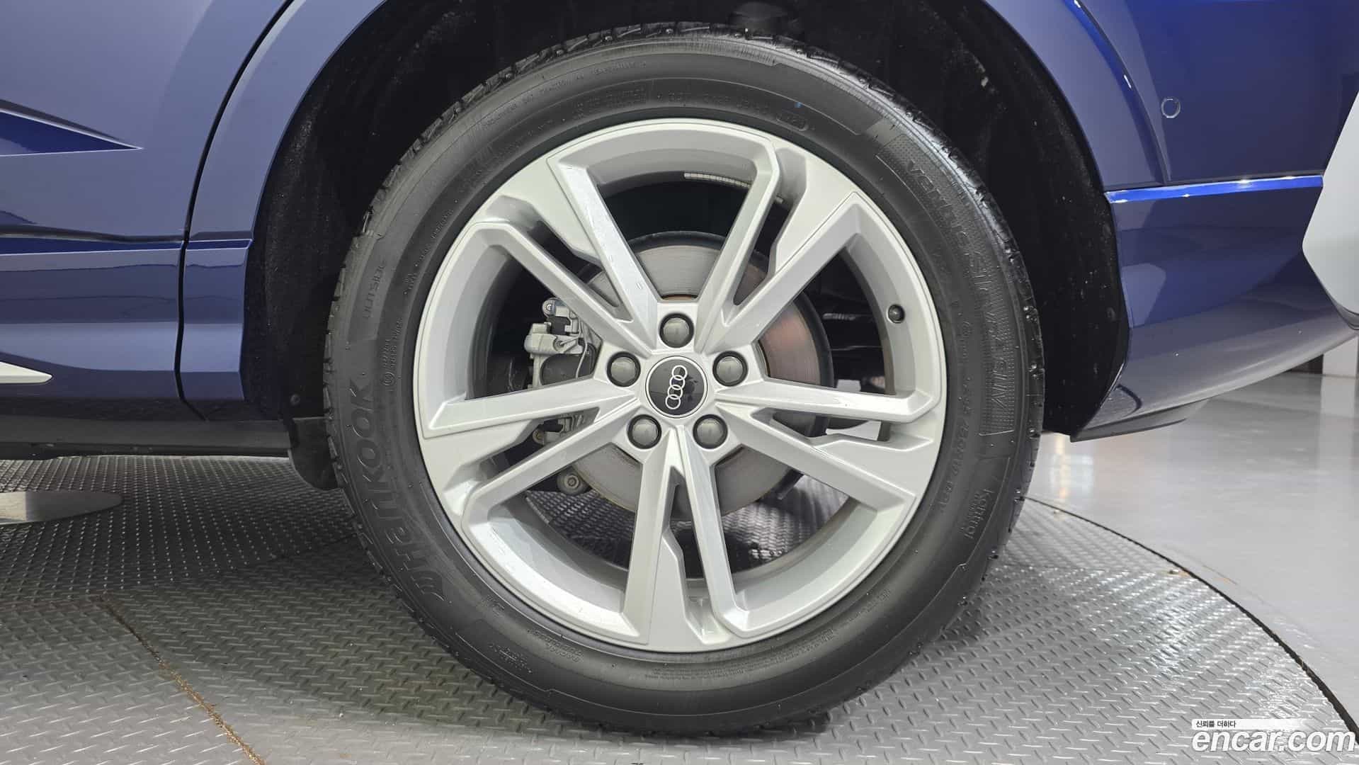 Q3 Audi 2023.11-OUTER-031