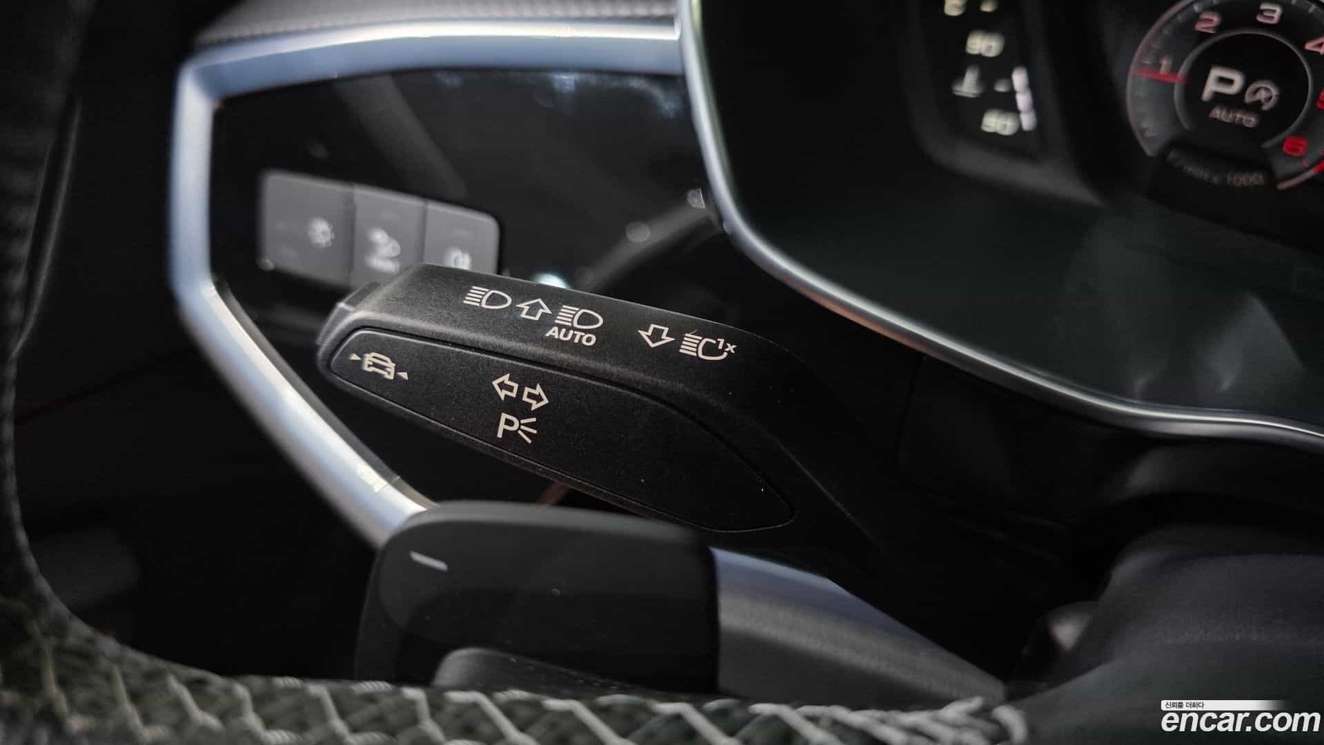 Q3 Audi 2023.11-OPTION-044