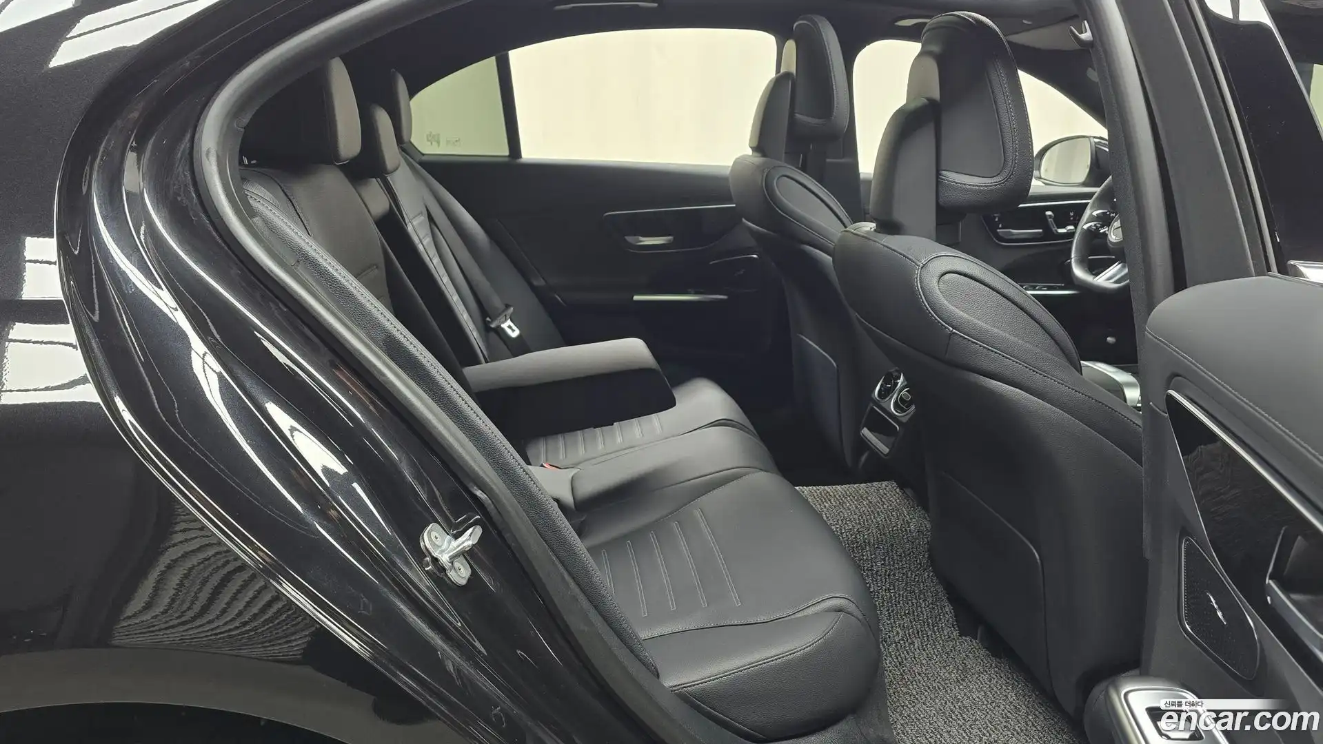 C-Class Mercedes-Benz 2024.2-OPTION-015