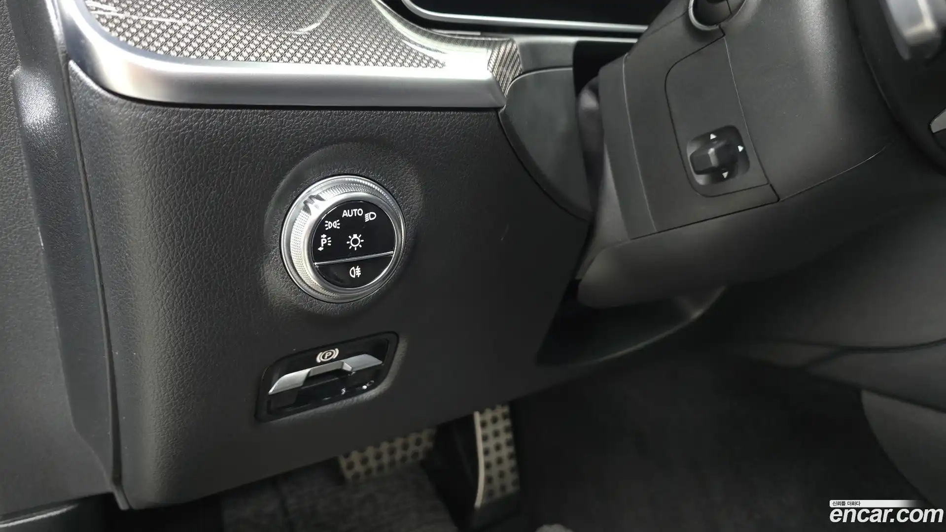 C-Class Mercedes-Benz 2024.2-OPTION-024