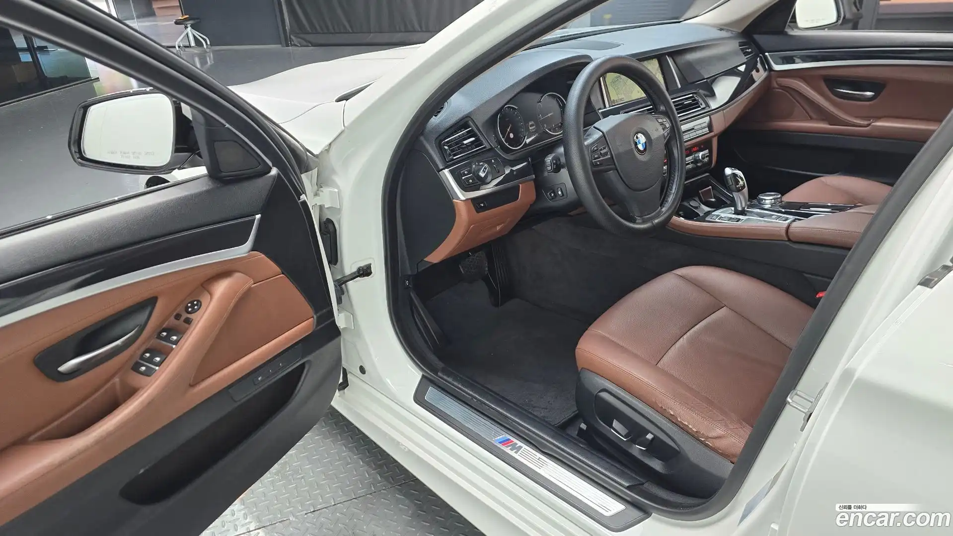 5-Series BMW 2016.0-INNER-010
