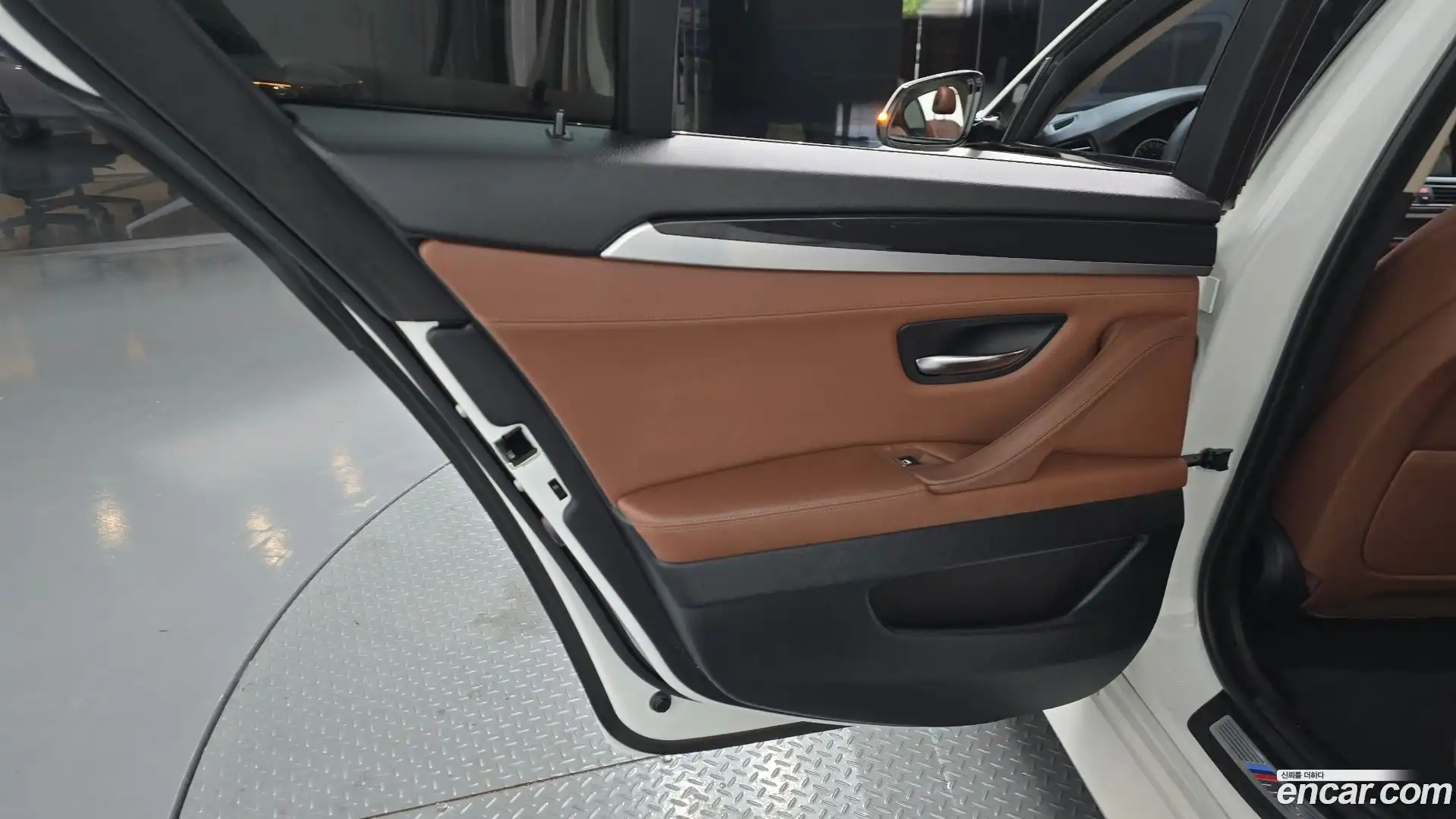 5-Series BMW 2016.0-INNER-035