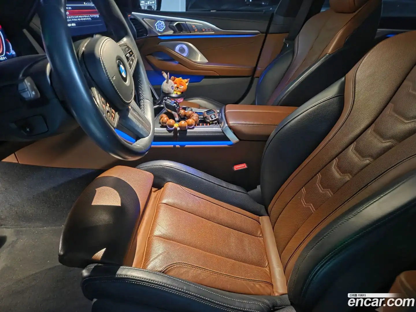 8-Series BMW 2021.10-INNER-009