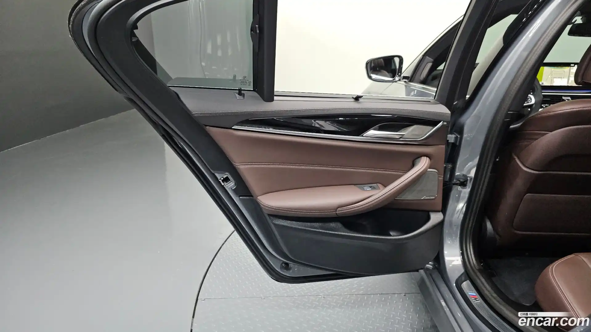 5-Series BMW 2023.0-INNER-035