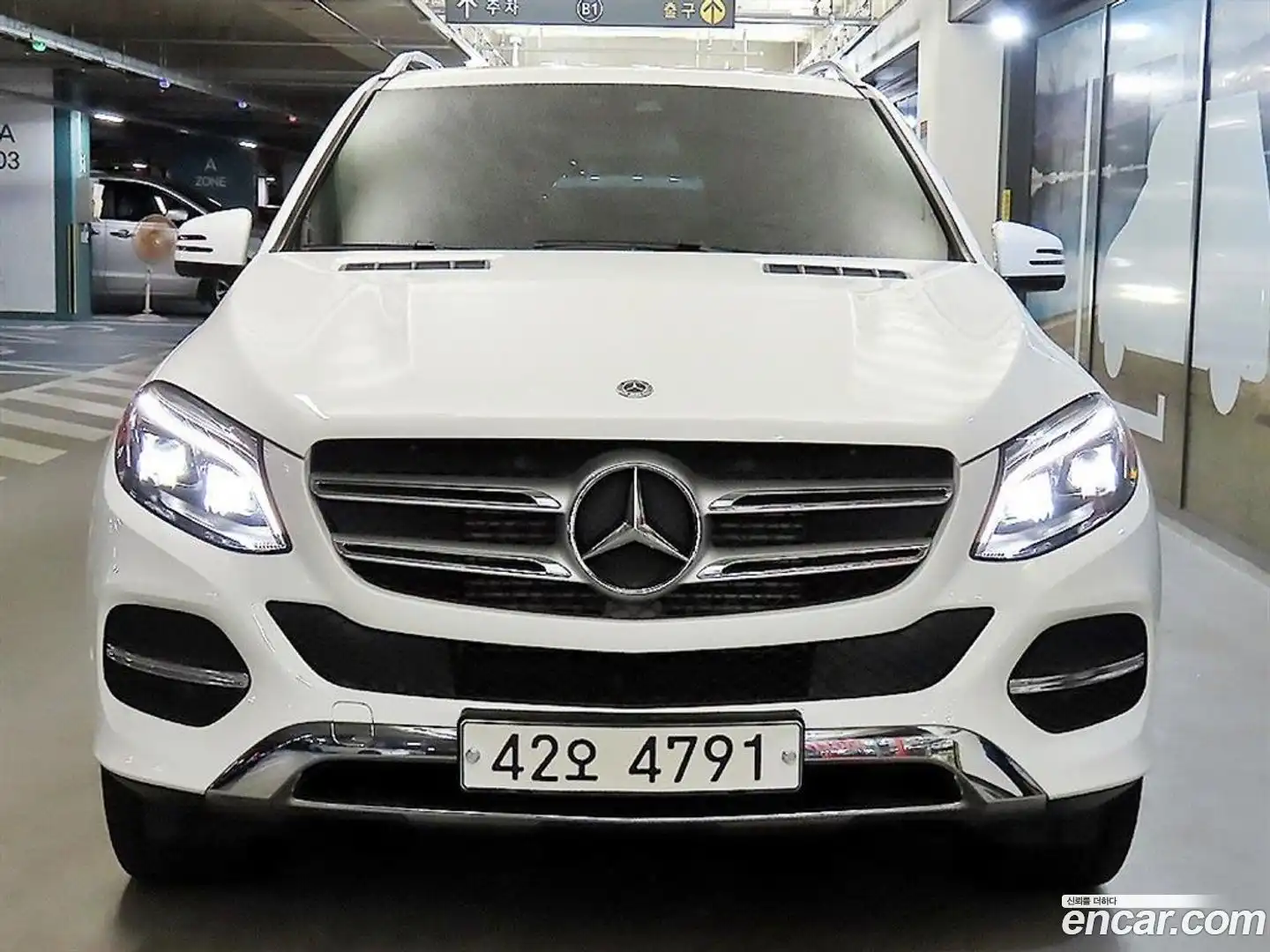GLE-Class Mercedes-Benz 2018.10-OUTER-002