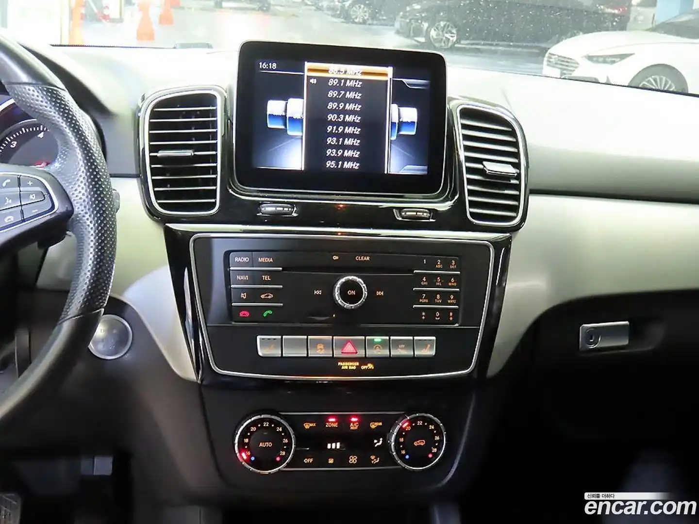 GLE-Class Mercedes-Benz 2018.10-OPTION-015