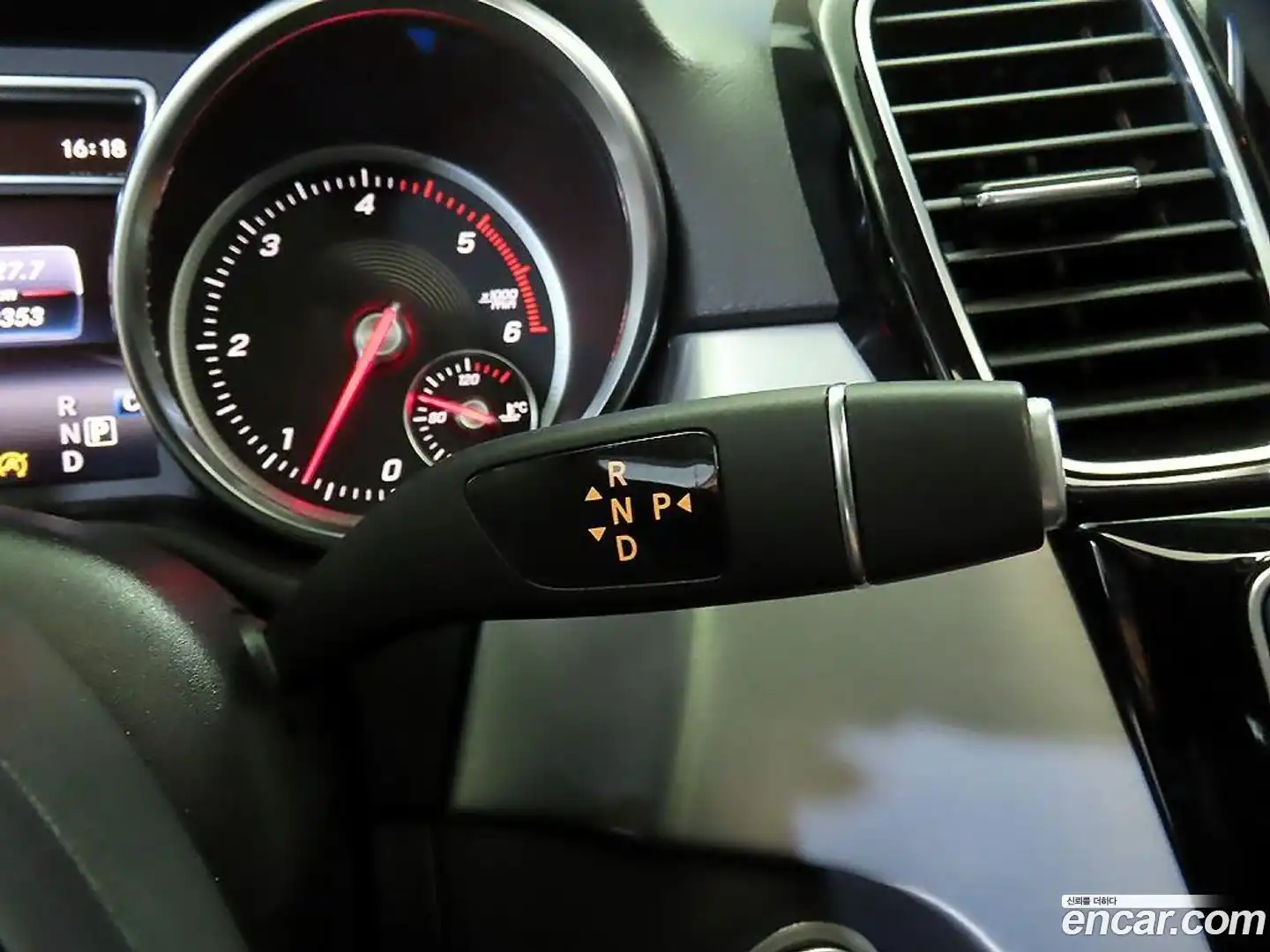 GLE-Class Mercedes-Benz 2018.10-OPTION-016