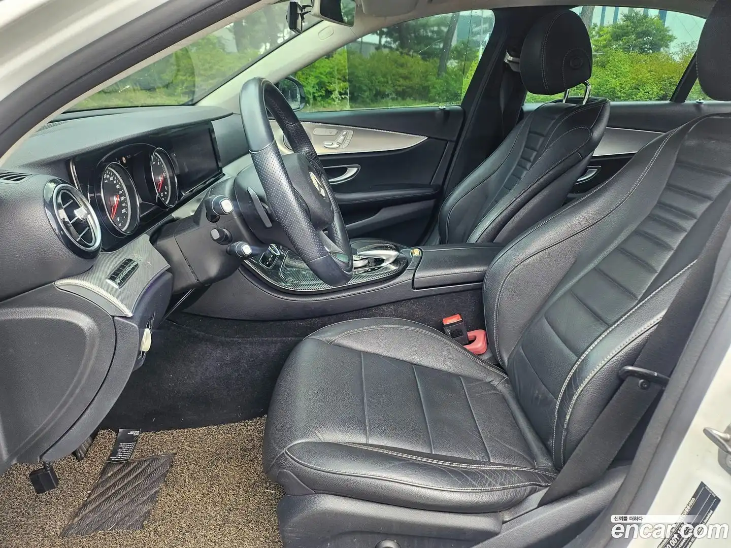 E-Class Mercedes-Benz 2017.1-INNER-009