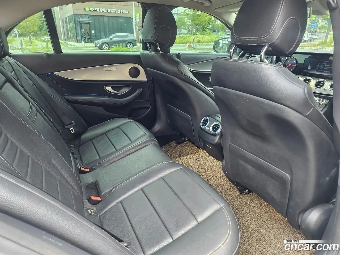 E-Class Mercedes-Benz 2017.1-OPTION-018