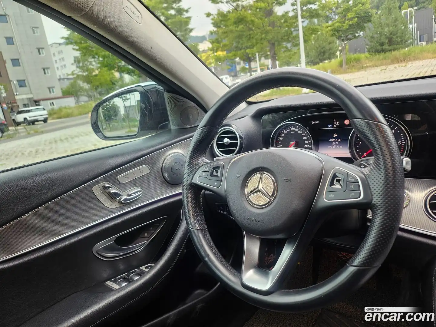 E-Class Mercedes-Benz 2017.1-OPTION-024