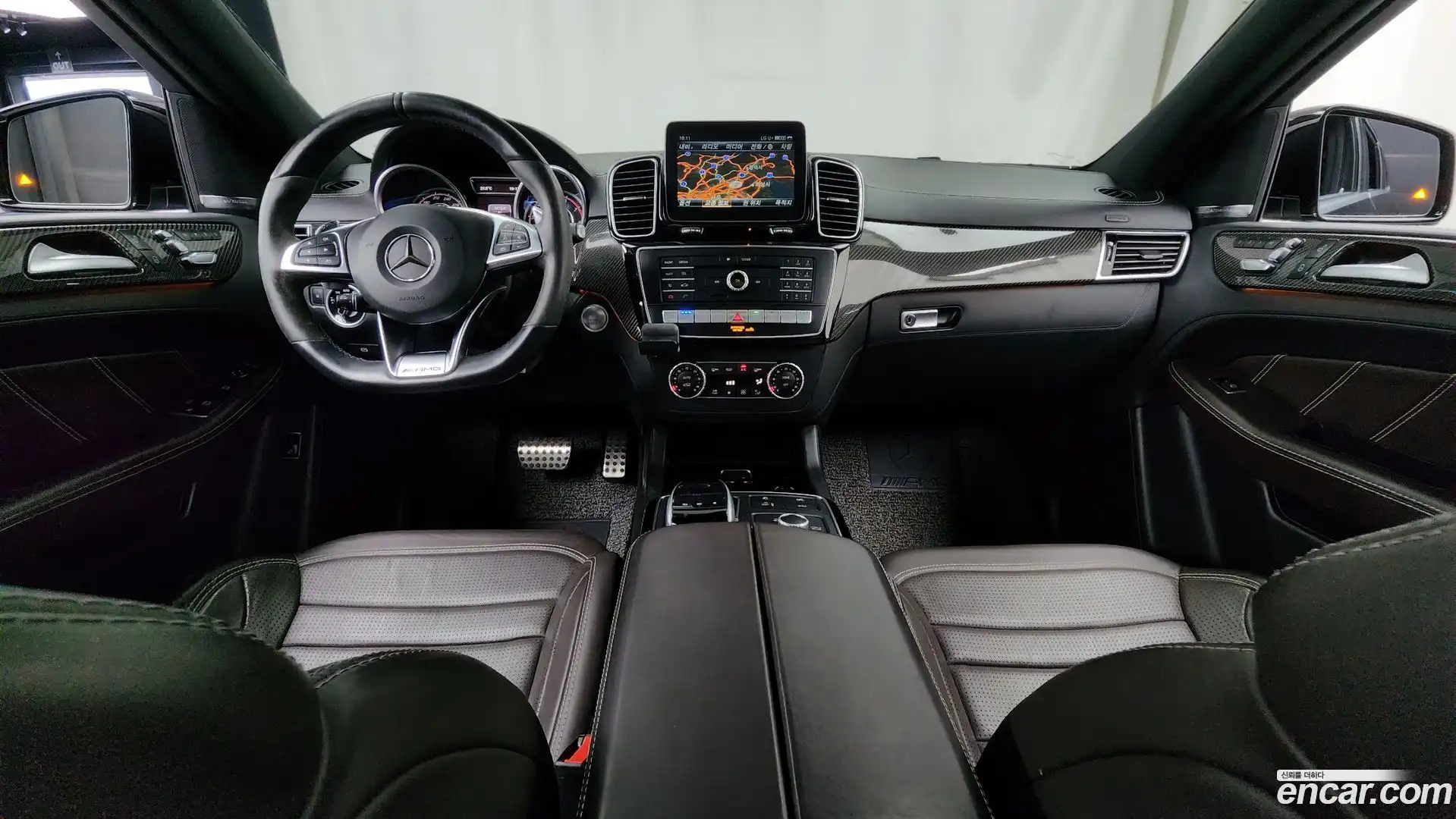 GLE-Class Mercedes-Benz 2017.7-INNER-007