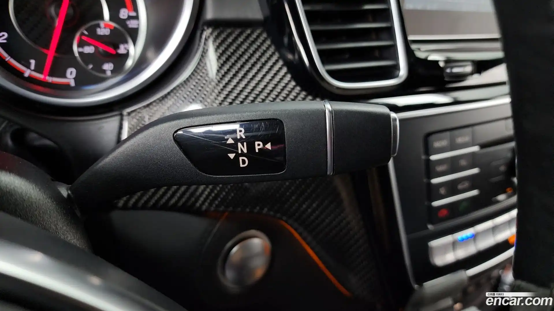 GLE-Class Mercedes-Benz 2017.7-INNER-009