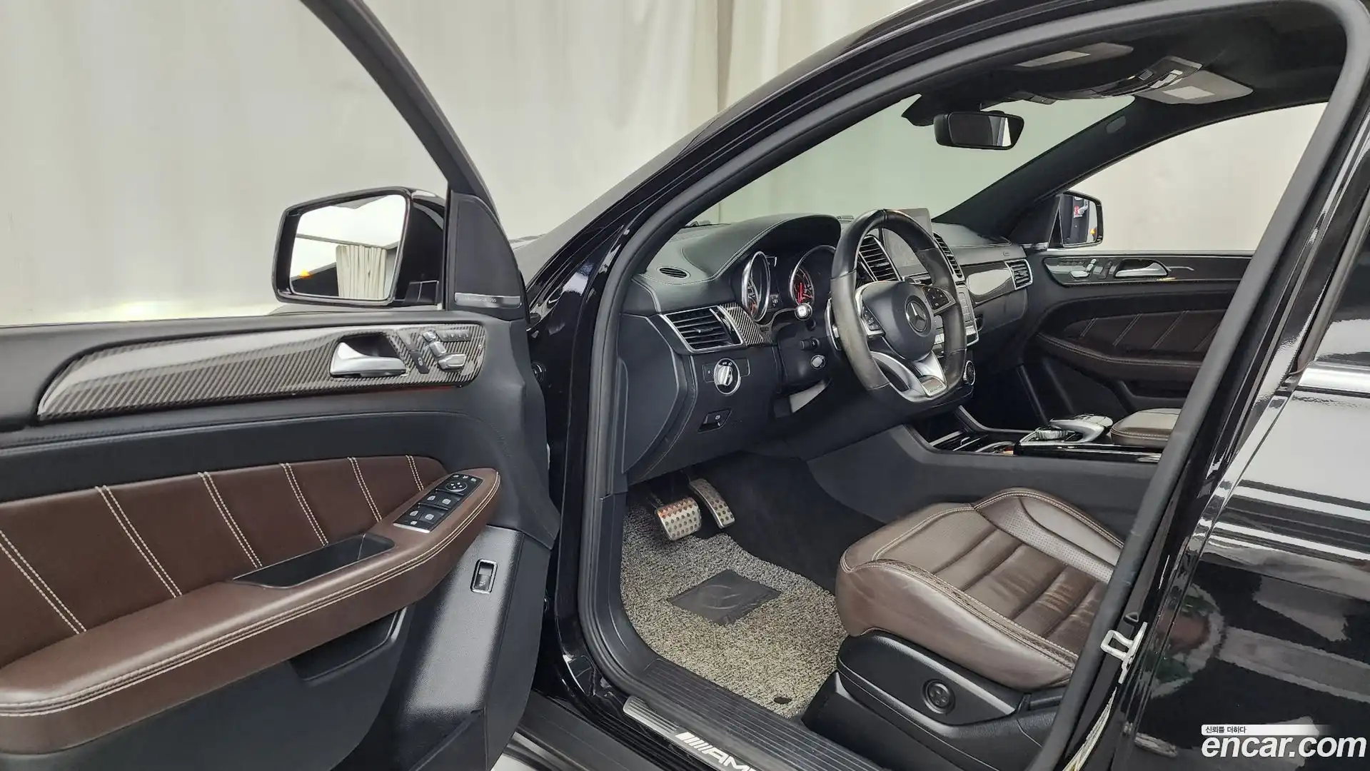 GLE-Class Mercedes-Benz 2017.7-INNER-010