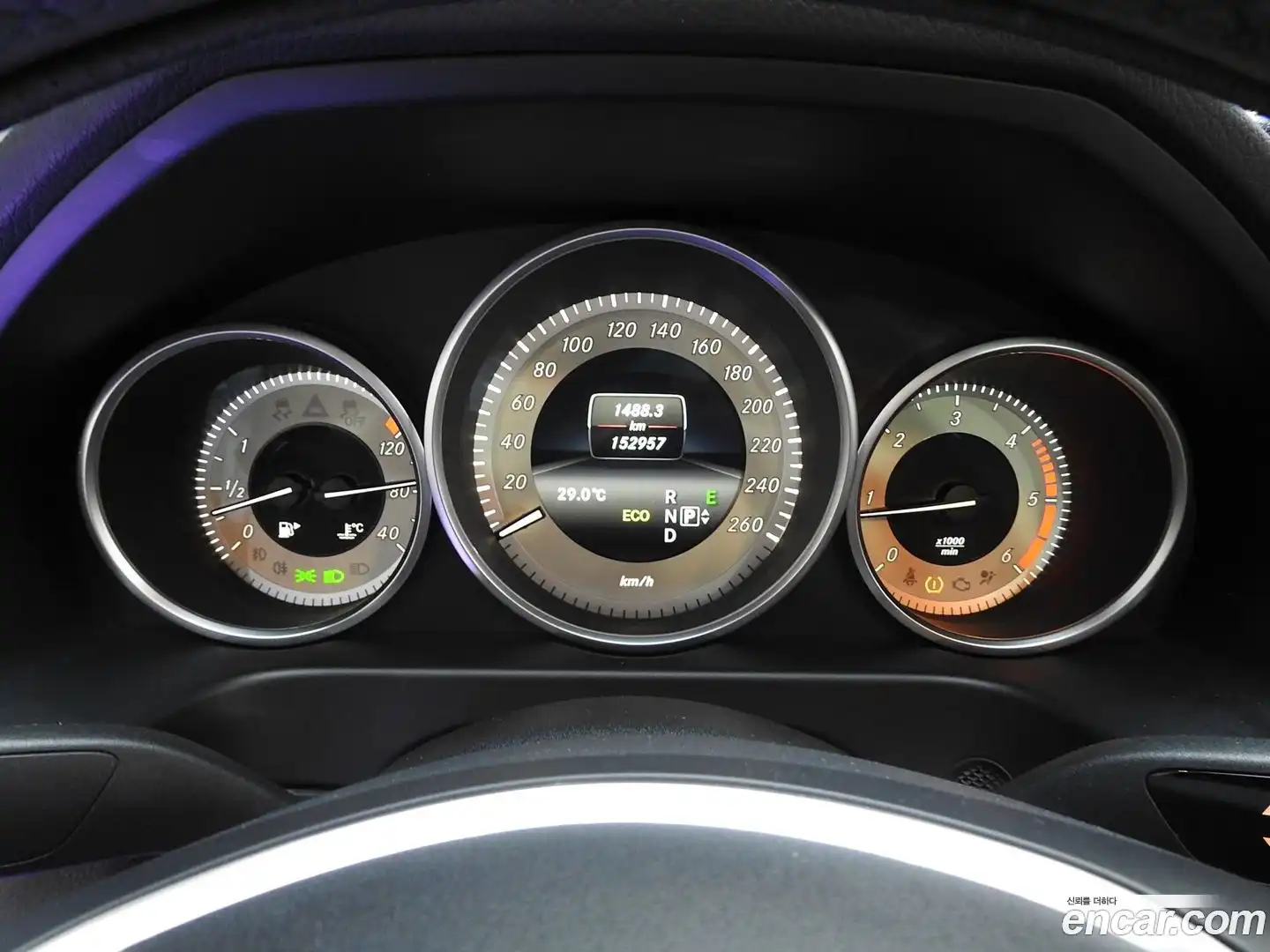 E-Class Mercedes-Benz 2015.1-INNER-008