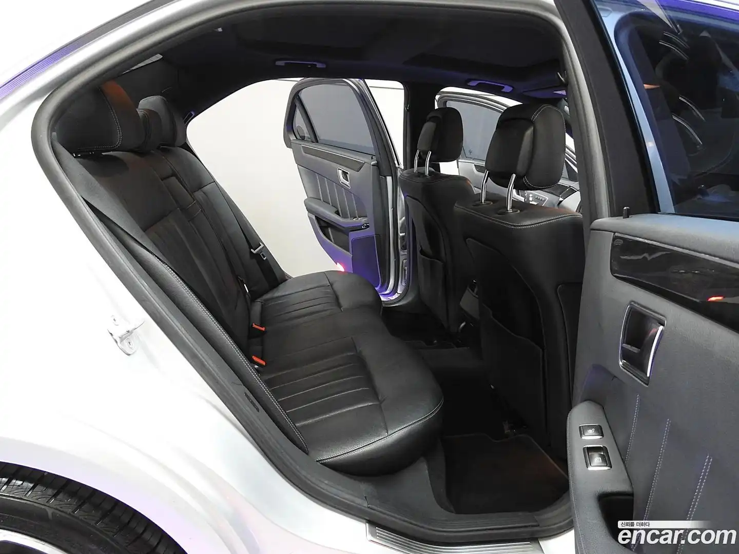E-Class Mercedes-Benz 2015.1-INNER-010