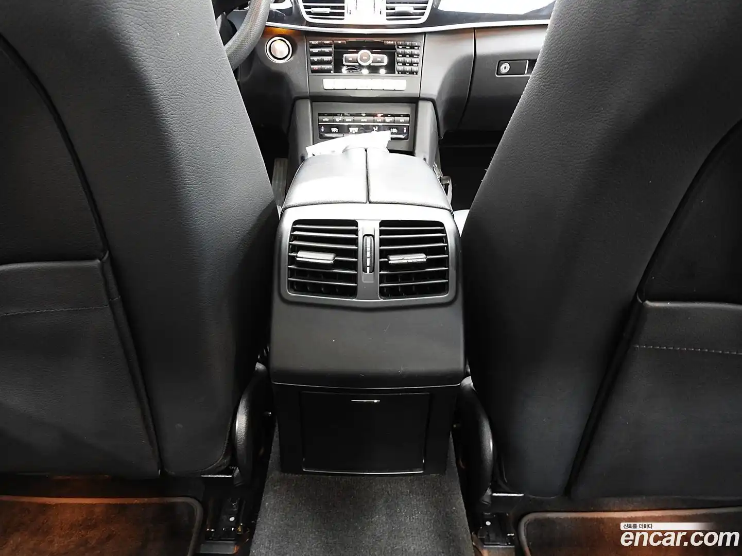 E-Class Mercedes-Benz 2015.1-OPTION-019