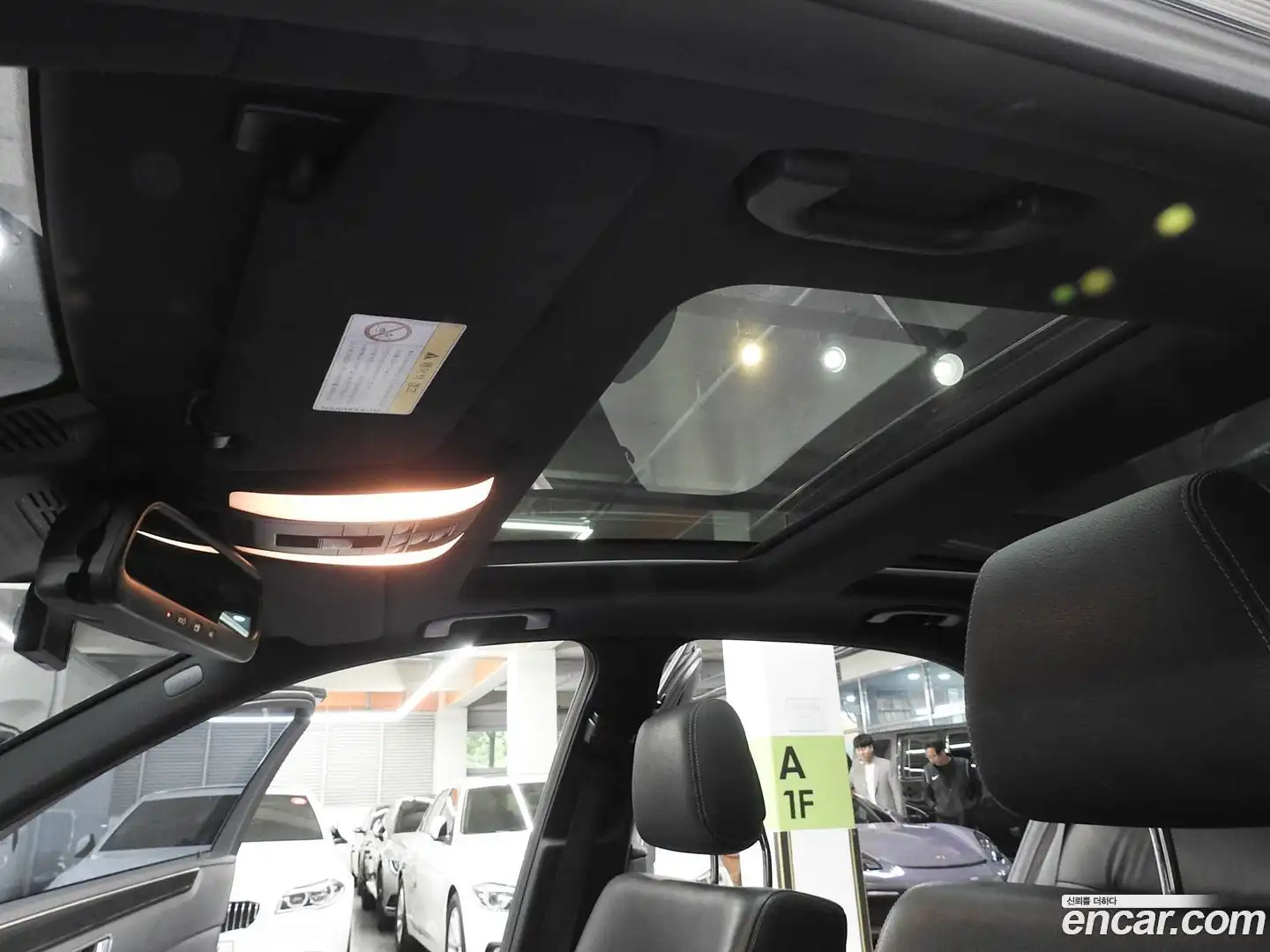 E-Class Mercedes-Benz 2015.1-OPTION-022