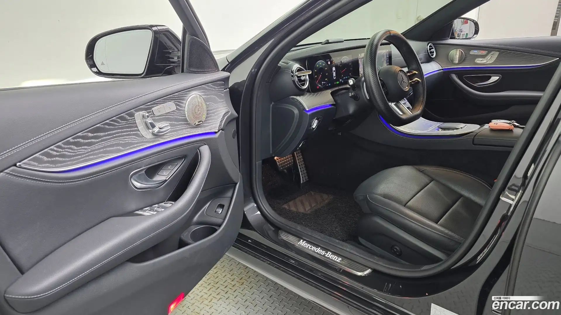 E-Class Mercedes-Benz 2022.11-INNER-010