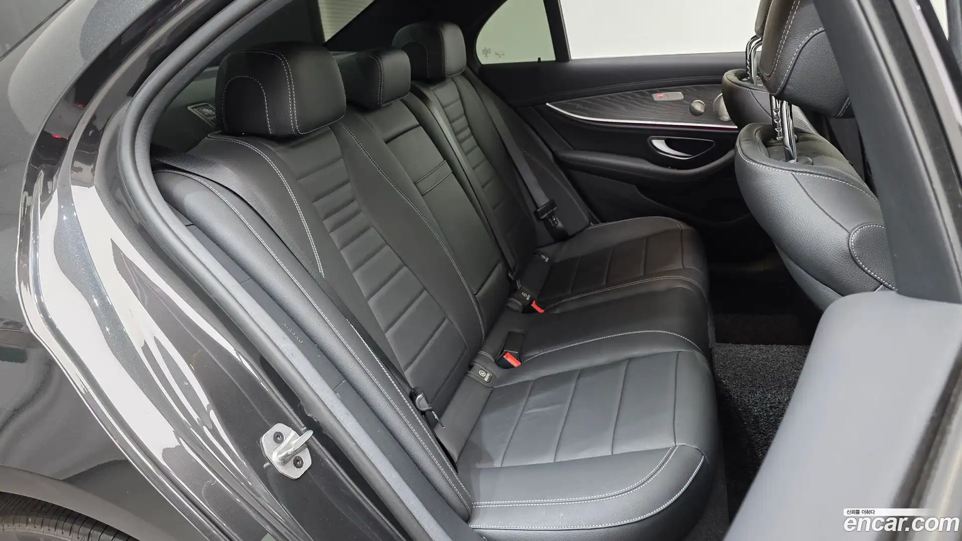 E-Class Mercedes-Benz 2022.11-OPTION-015