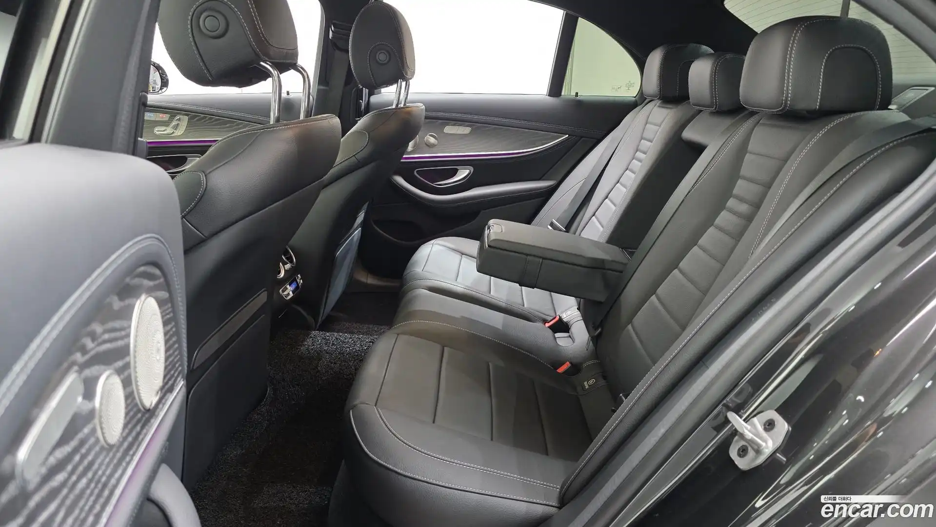 E-Class Mercedes-Benz 2022.11-OPTION-016