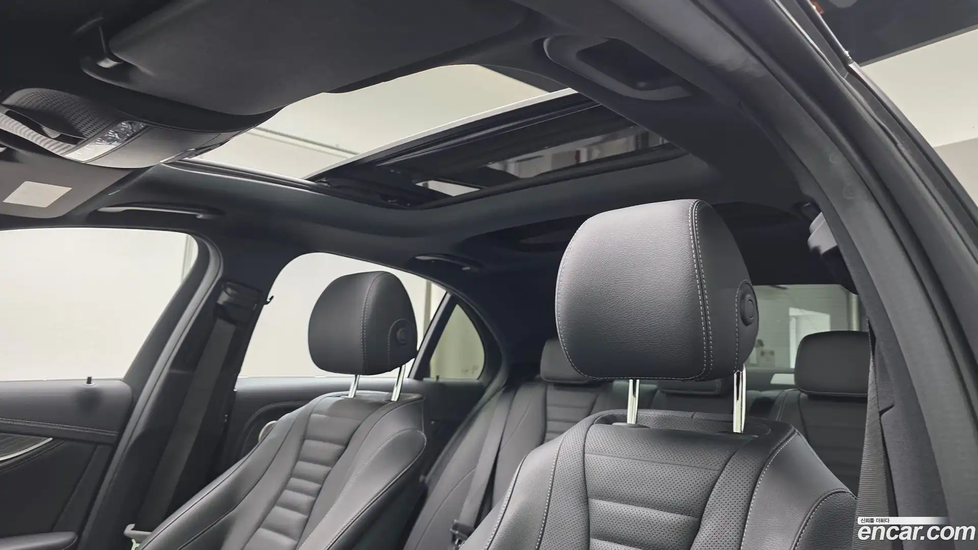 E-Class Mercedes-Benz 2022.11-OPTION-022