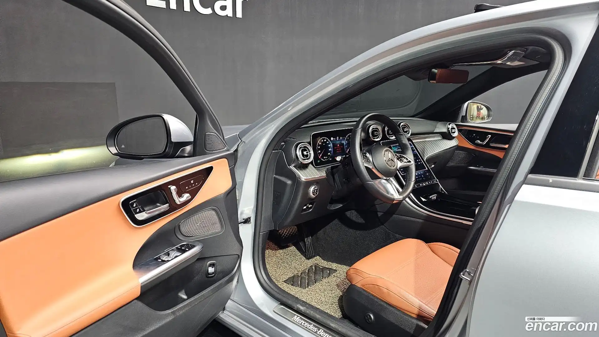 C-Class Mercedes-Benz 2023.3-INNER-010