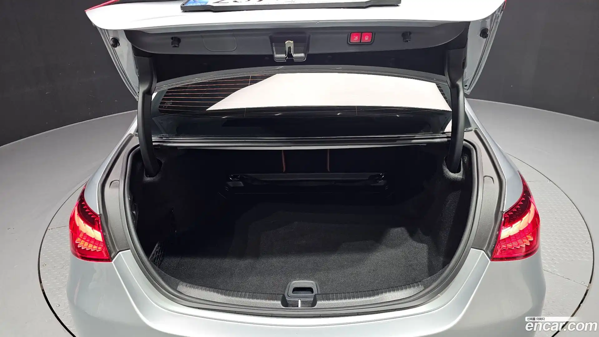 C-Class Mercedes-Benz 2023.3-OPTION-024