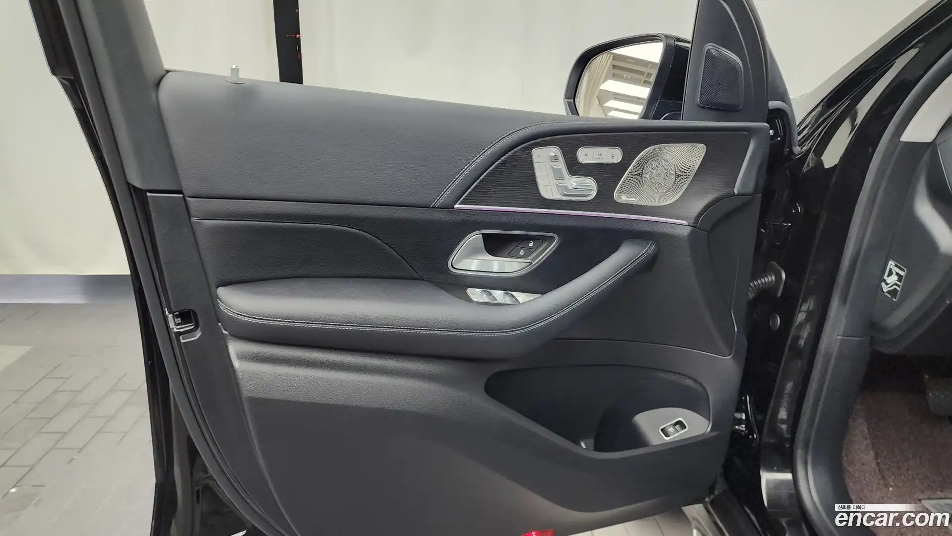 GLE-Class Mercedes-Benz 2024.7-INNER-034