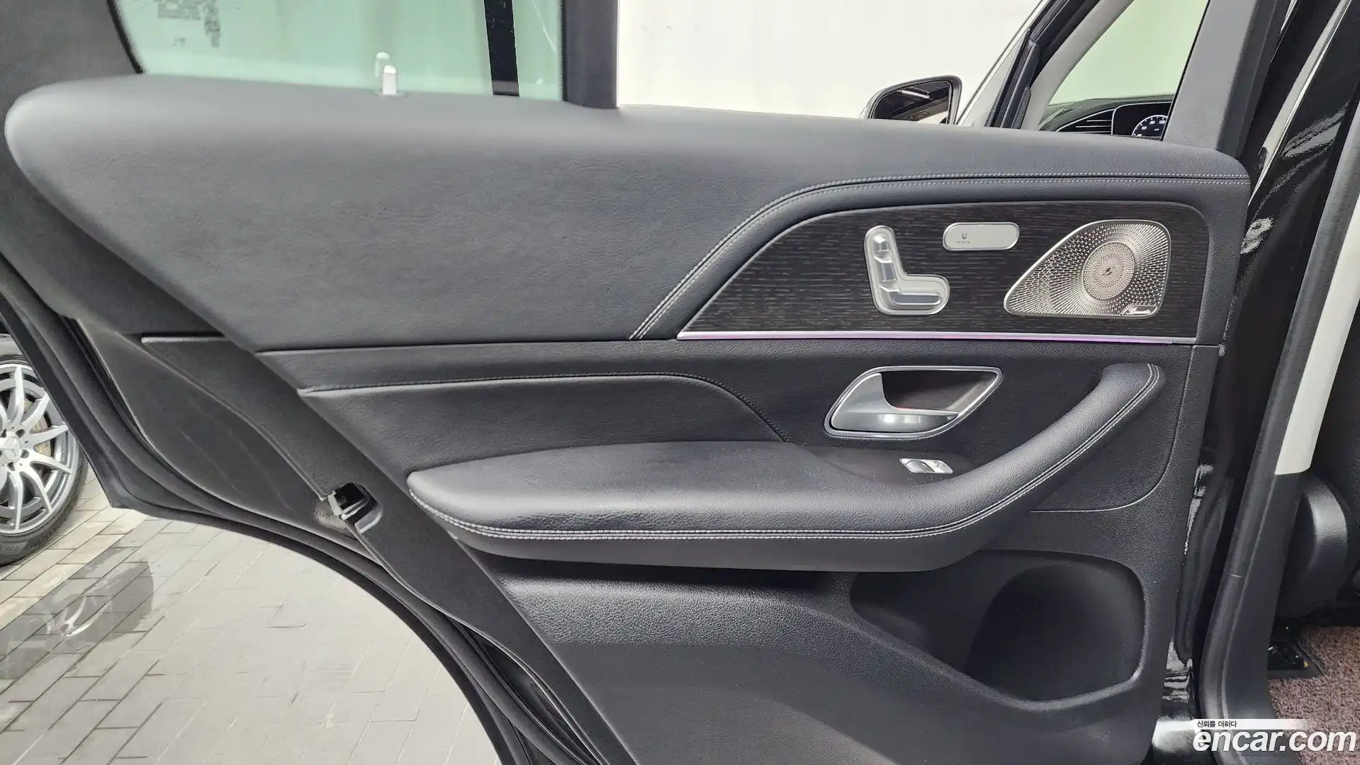 GLE-Class Mercedes-Benz 2024.7-INNER-035
