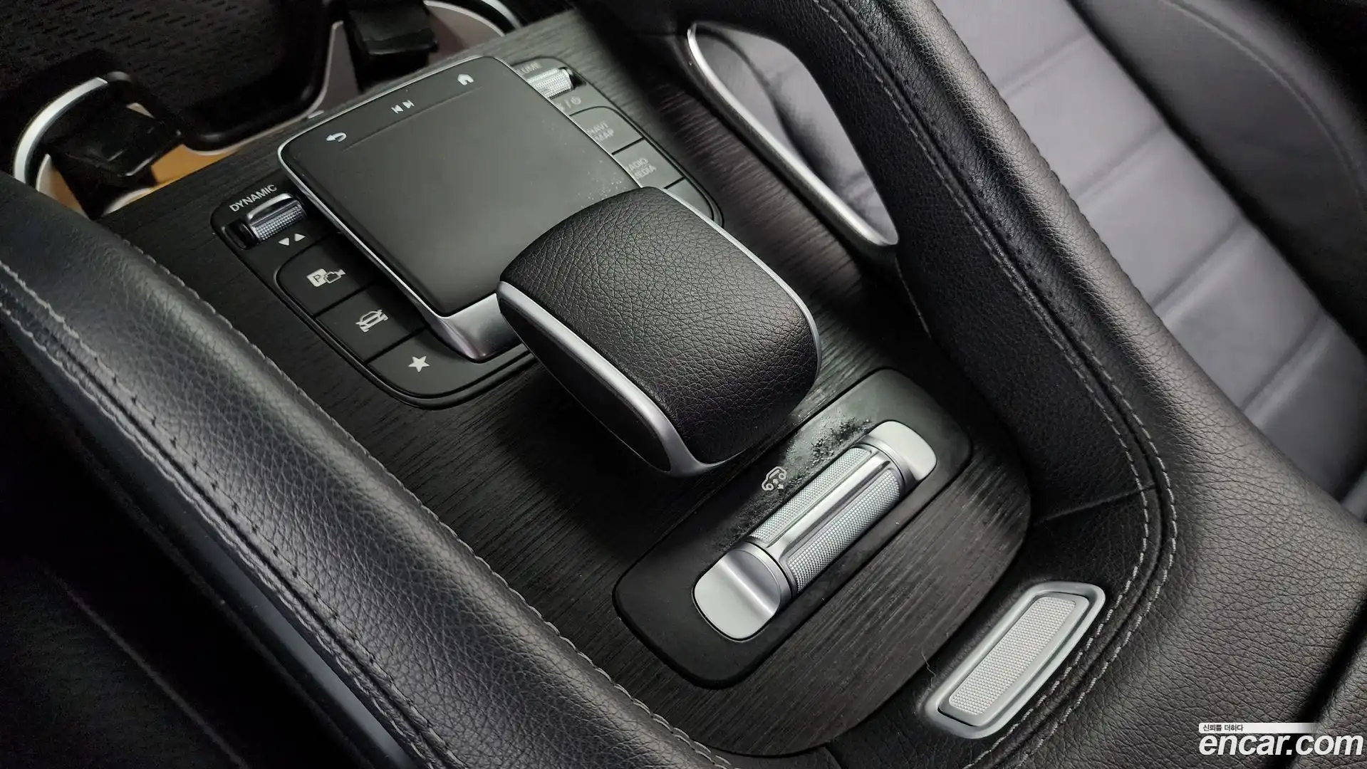 GLE-Class Mercedes-Benz 2024.7-OPTION-046