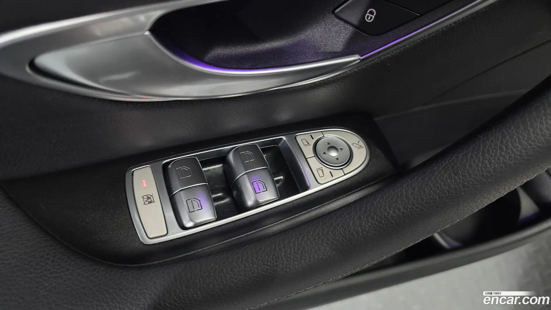 E-Class Mercedes-Benz 2020.9-OPTION-024