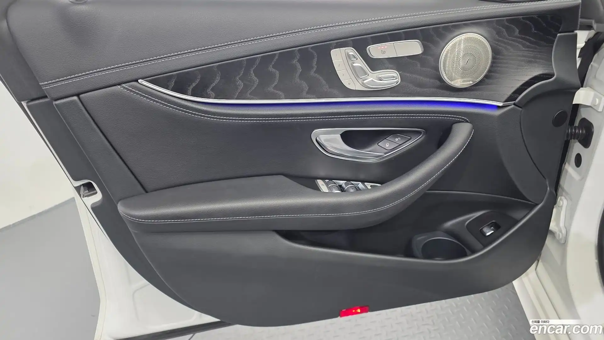 E-Class Mercedes-Benz 2020.9-INNER-034