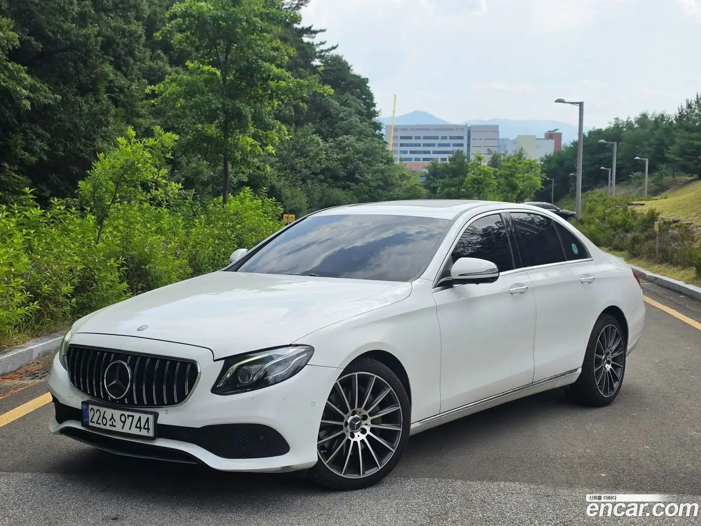 E-Class Mercedes-Benz 2017.2-OUTER-002