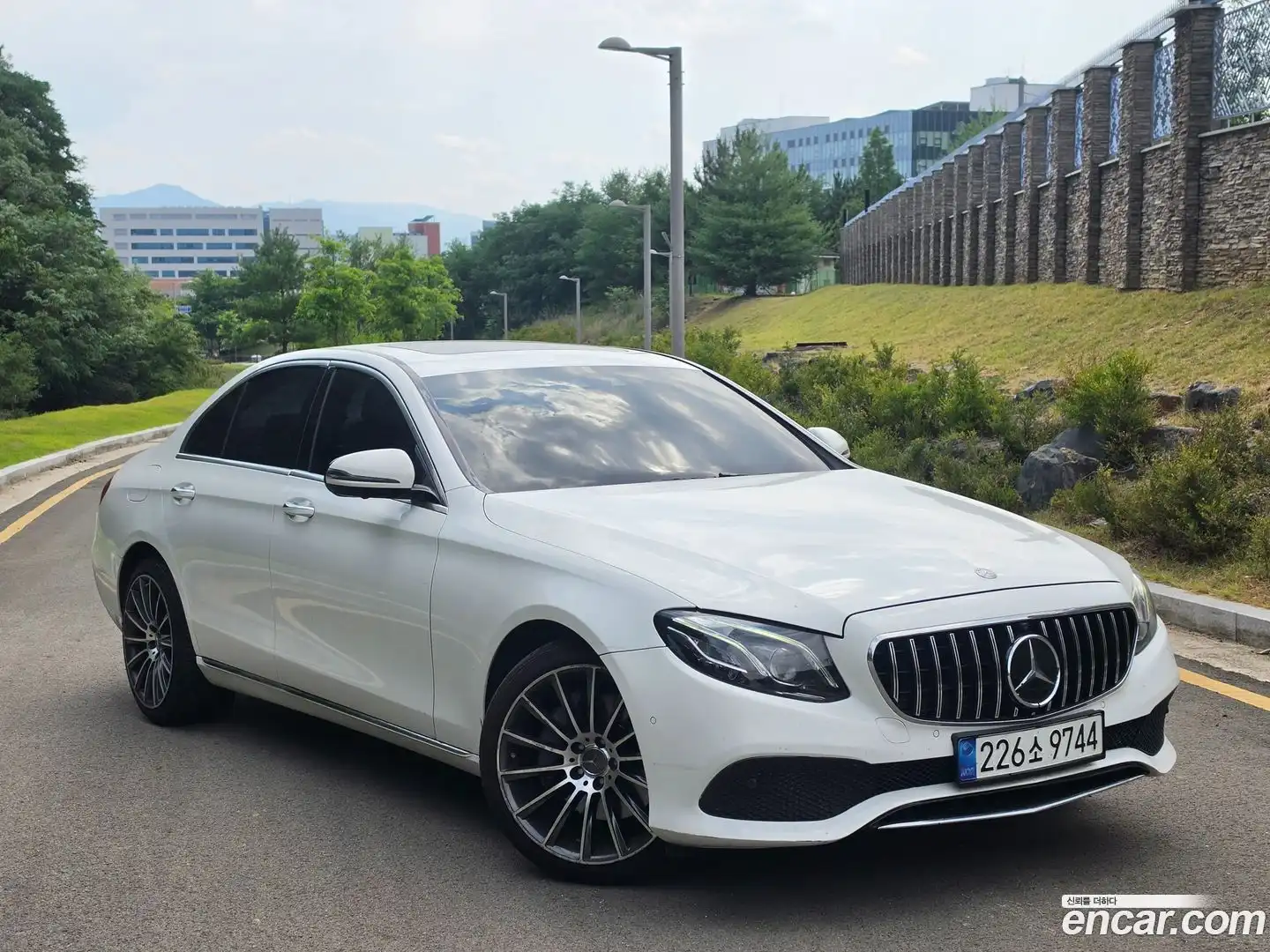 E-Class Mercedes-Benz 2017.2-OUTER-003