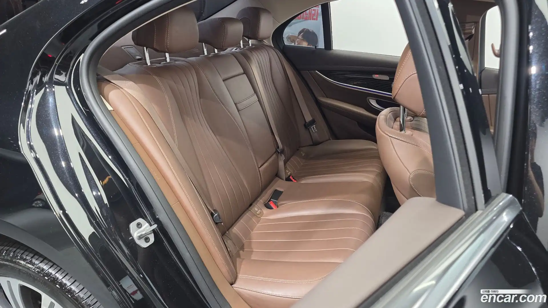 E-Class Mercedes-Benz 2020.8-OPTION-016