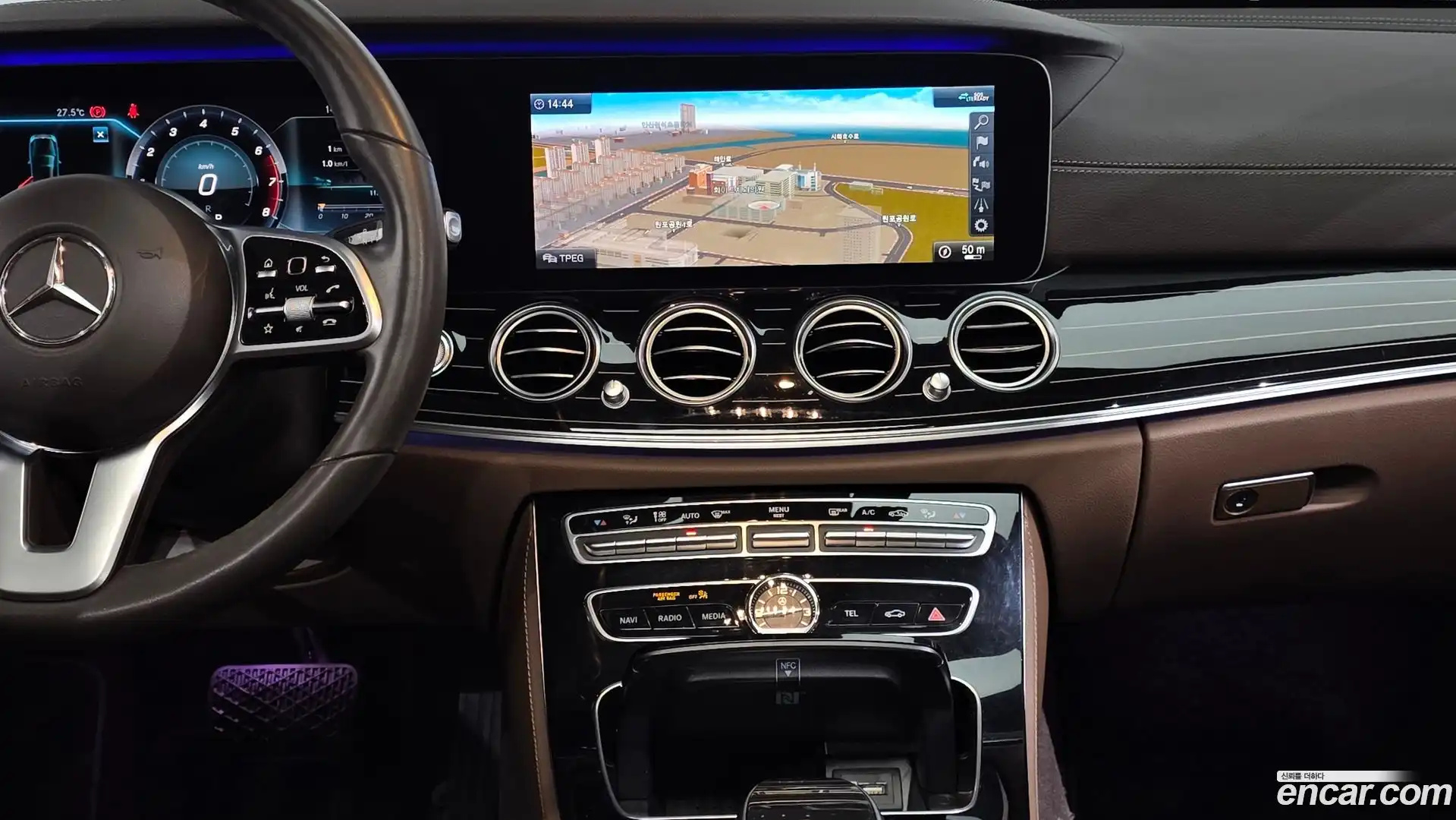 E-Class Mercedes-Benz 2020.8-OPTION-017