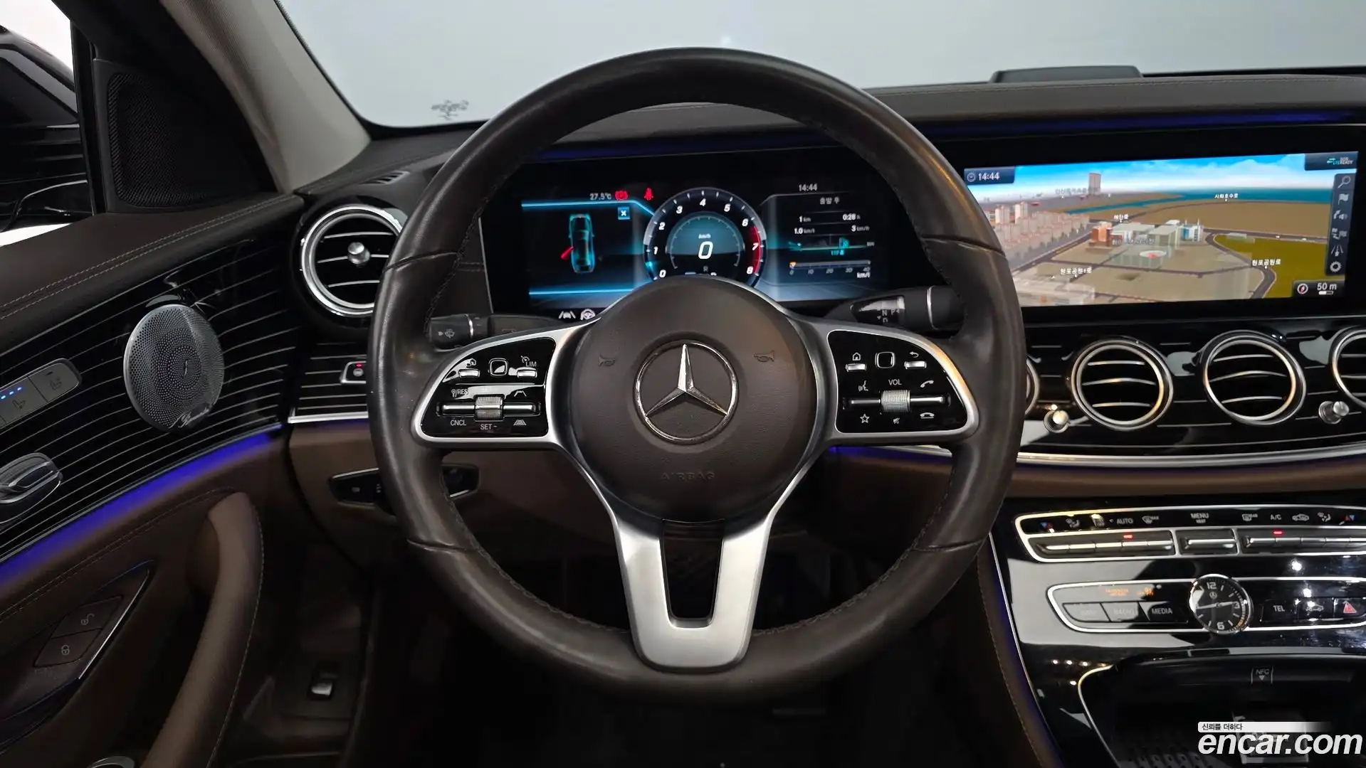 E-Class Mercedes-Benz 2020.8-OPTION-018