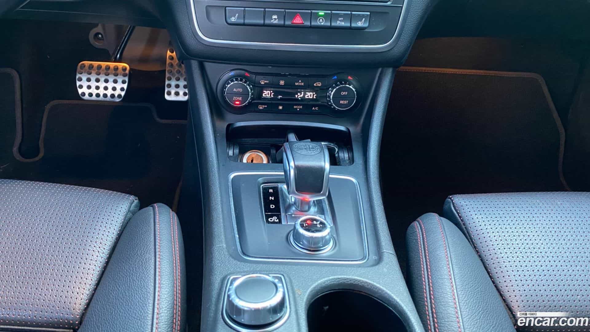 CLA-Class Mercedes-Benz 2016.7-INNER-009