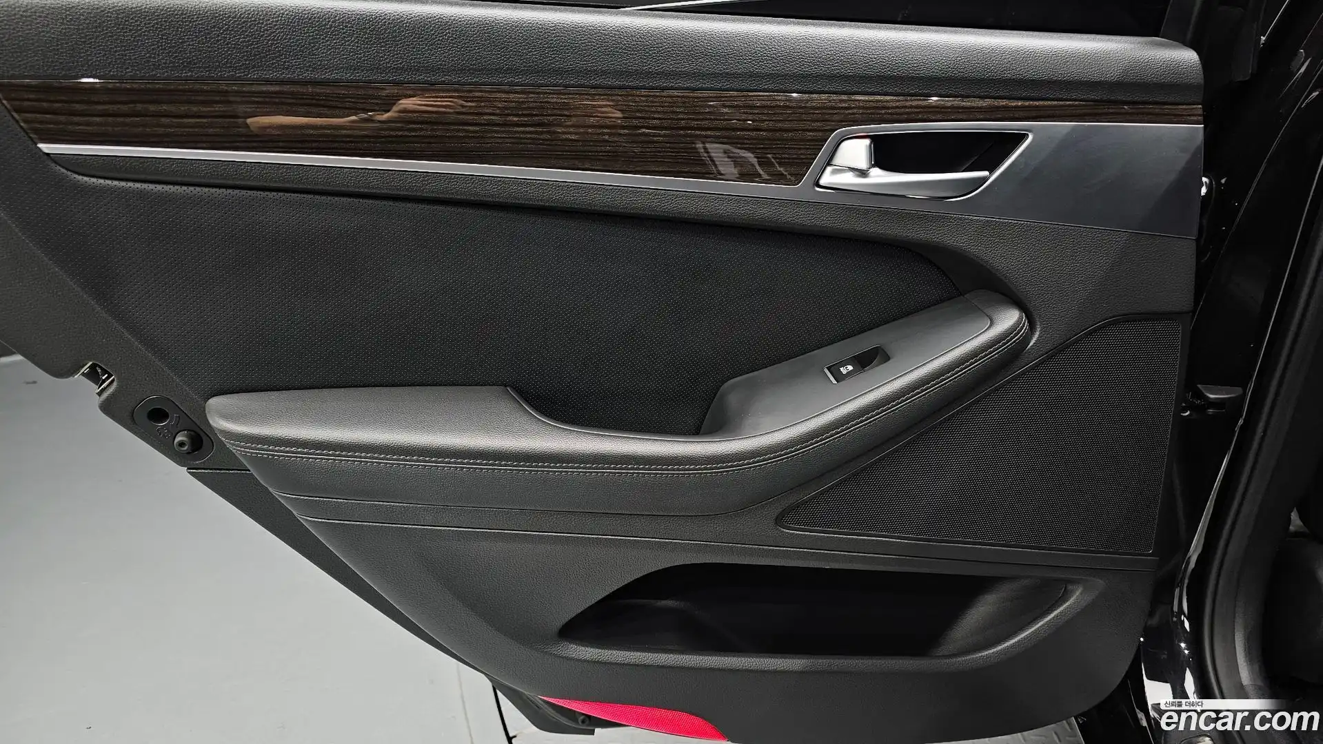 G80 Genesis 2018.9-INNER-035