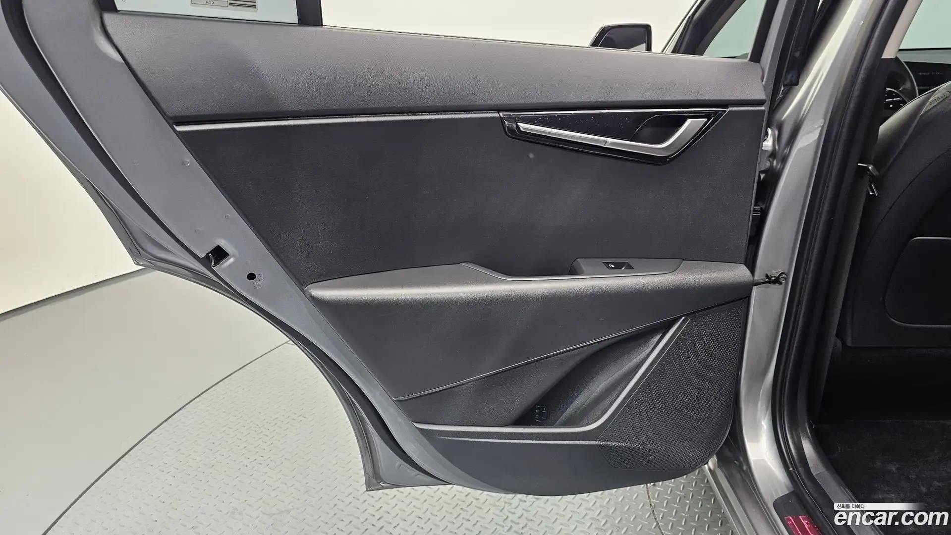Niro Kia 2022.2-INNER-035