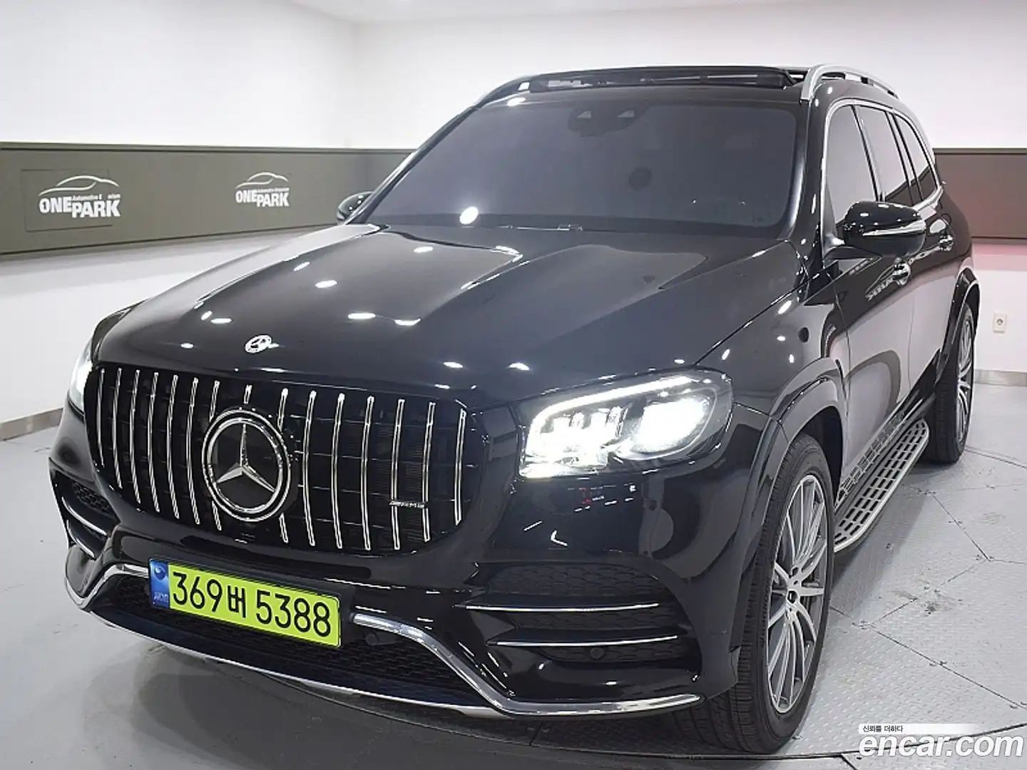 GLS-Class Mercedes-Benz 2022.9-OUTER-001