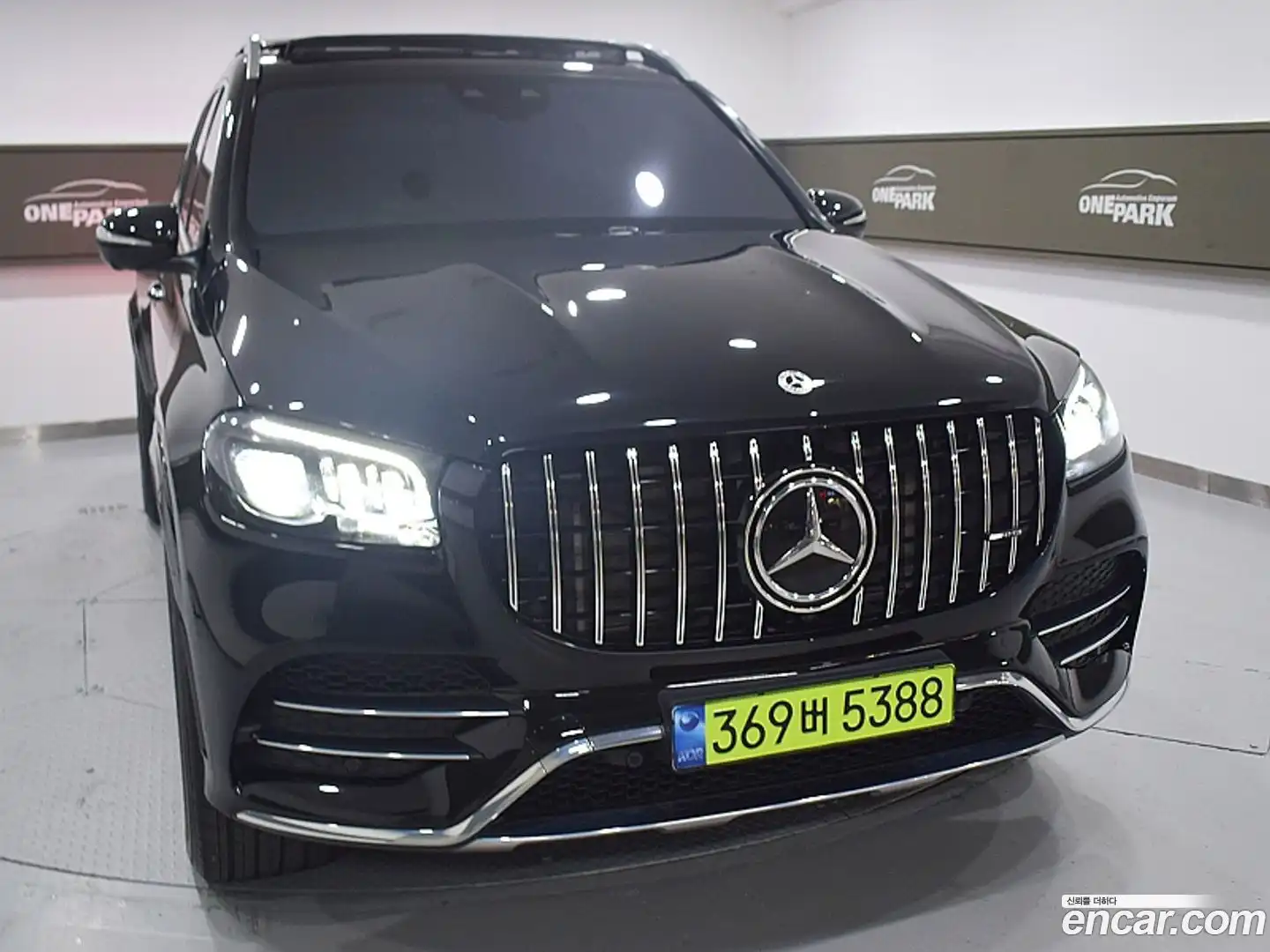 GLS-Class Mercedes-Benz 2022.9-OUTER-002