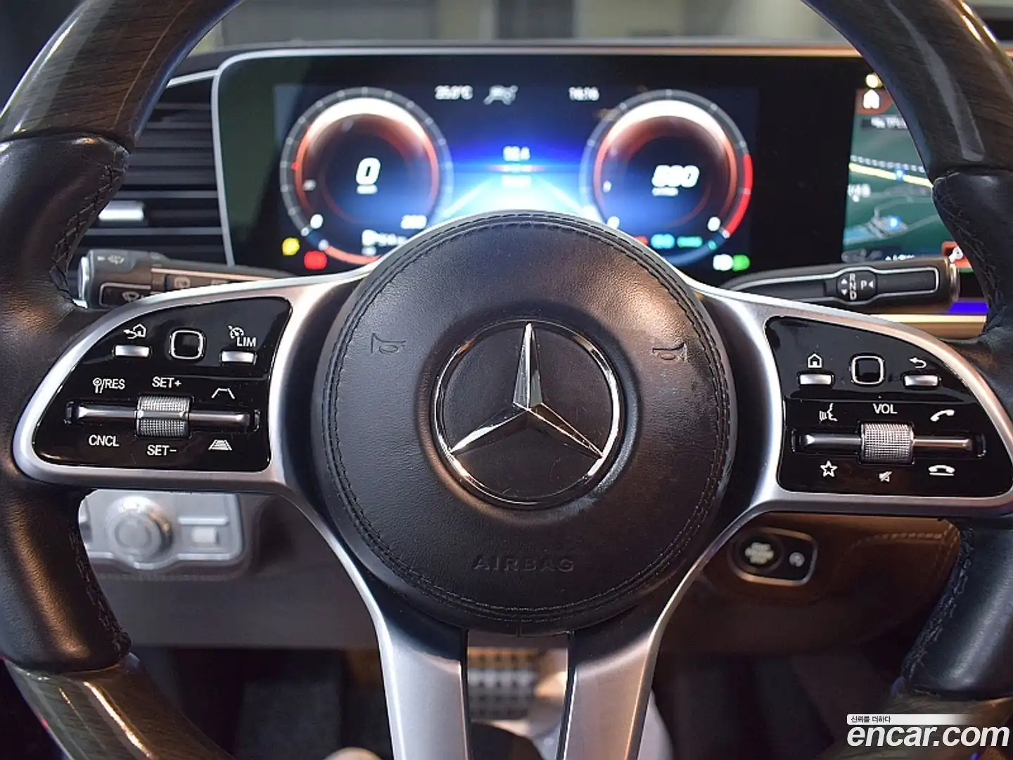 GLS-Class Mercedes-Benz 2022.9-INNER-009