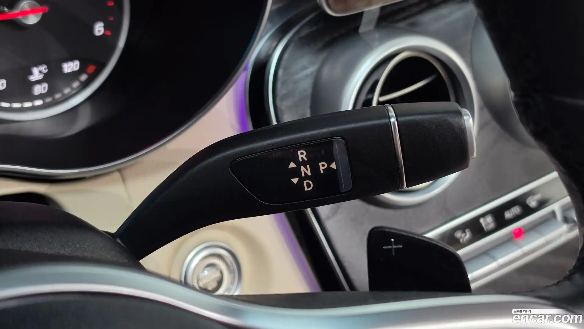 C-Class Mercedes-Benz 2019.5-INNER-009