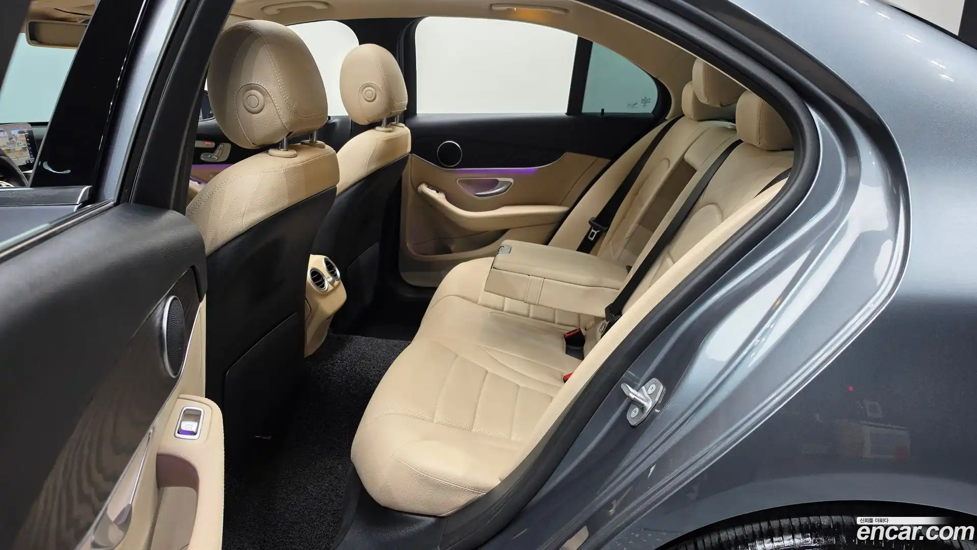 C-Class Mercedes-Benz 2019.5-OPTION-015