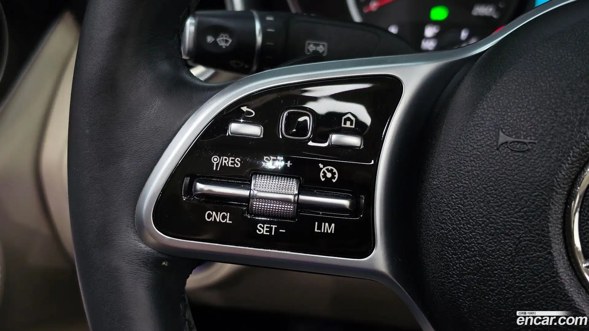 C-Class Mercedes-Benz 2019.5-OPTION-017
