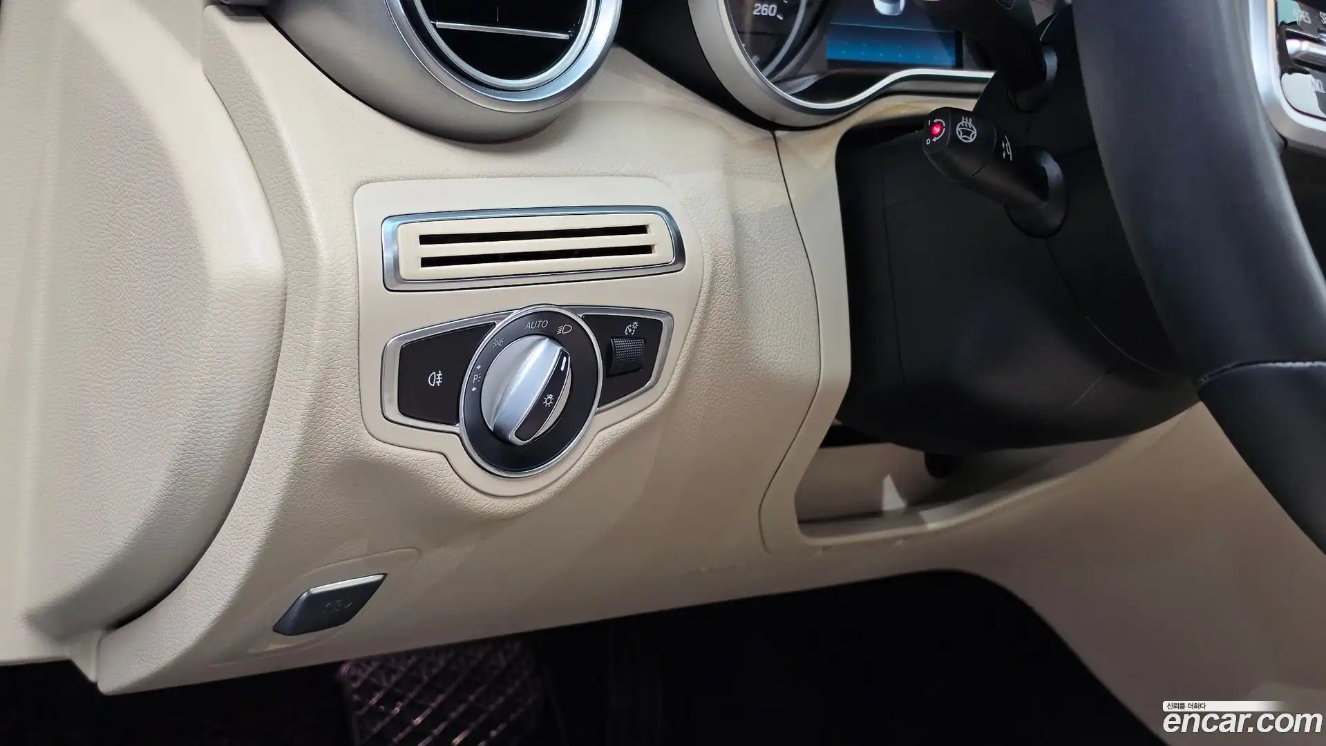 C-Class Mercedes-Benz 2019.5-OPTION-021