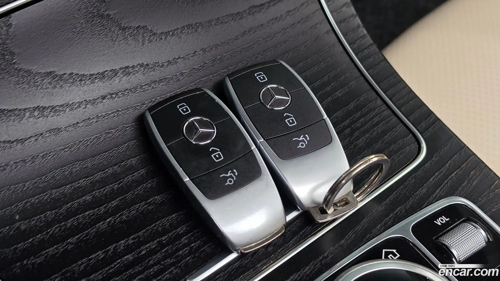 C-Class Mercedes-Benz 2019.5-OPTION-024