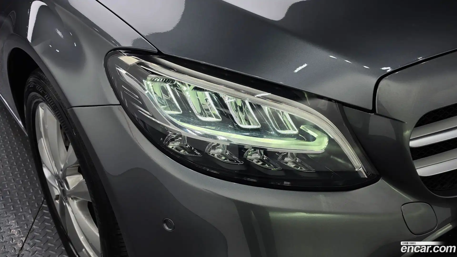 C-Class Mercedes-Benz 2019.5-OUTER-032